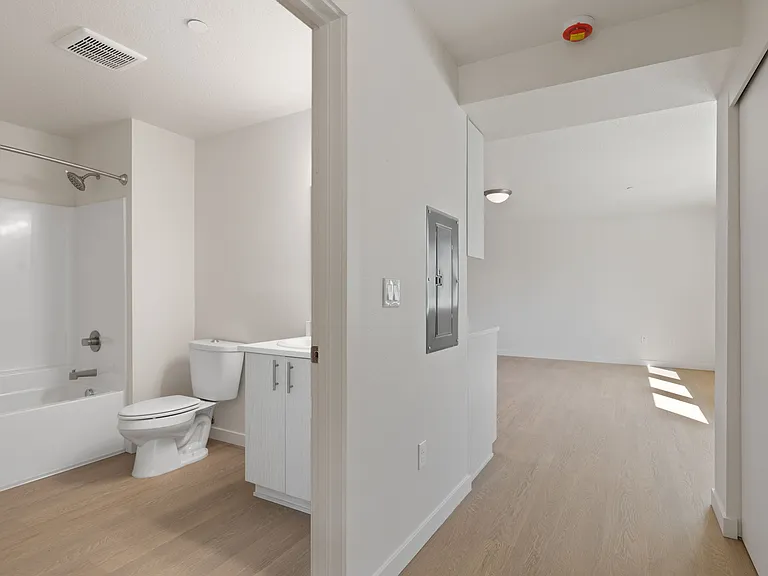 6355 SE 92nd Ave #207 — Photo 8