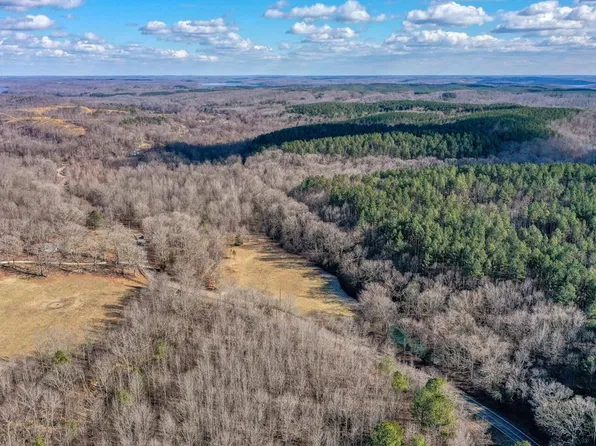 3831 Danville Rd, Big Sandy, TN 38221