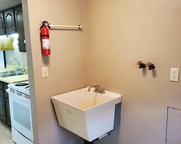233 Ritchie Ave #6 — Photo 4