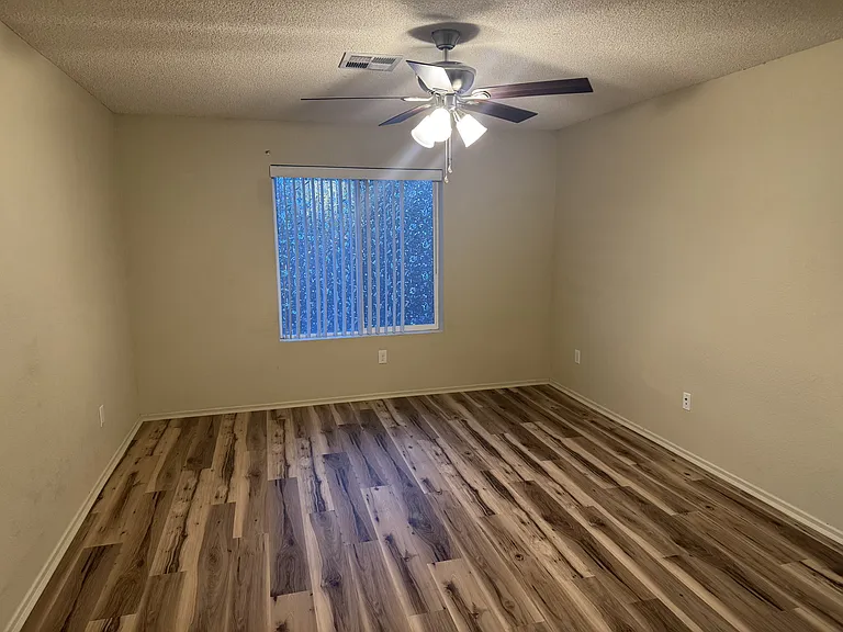 3050 S Todd Ave — Photo 8