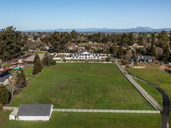 4845 Hessel Road, Sebastopol, CA 95472