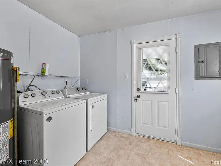 34080 Harroun St — Photo 20