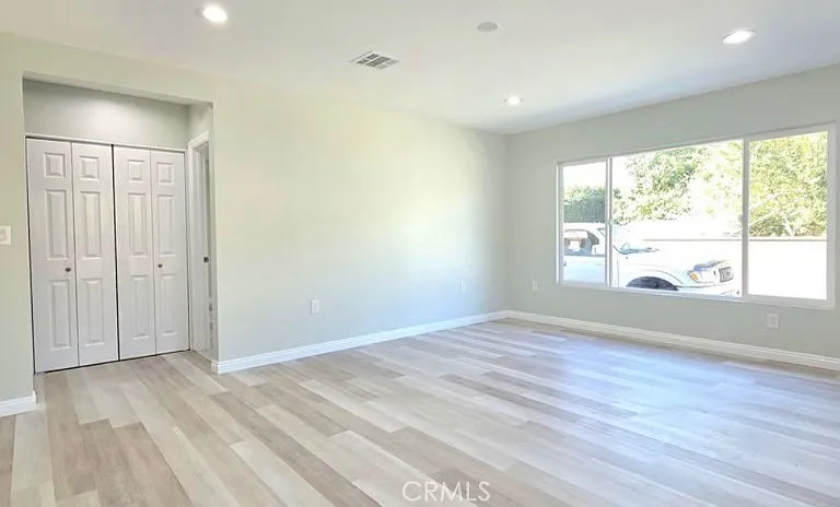 5830 N Vista St — Photo 14