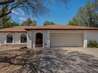 2337 E Farmdale Cir, Mesa, AZ 85204