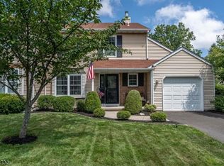 122 Choctaw Ridge Rd, Branchburg, NJ 08876