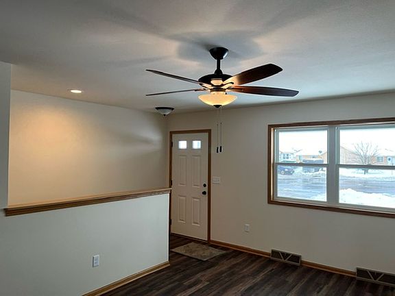 4th image of 1038-1040 Fir Ct