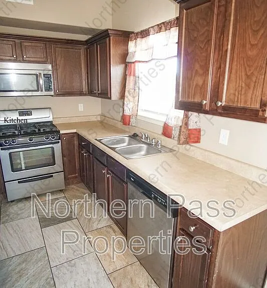 12945 Hueco Hill Dr — Photo 6