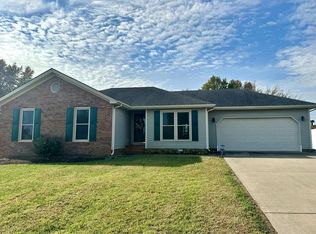 693 Hunters Ln, Hopkinsville, KY 42240