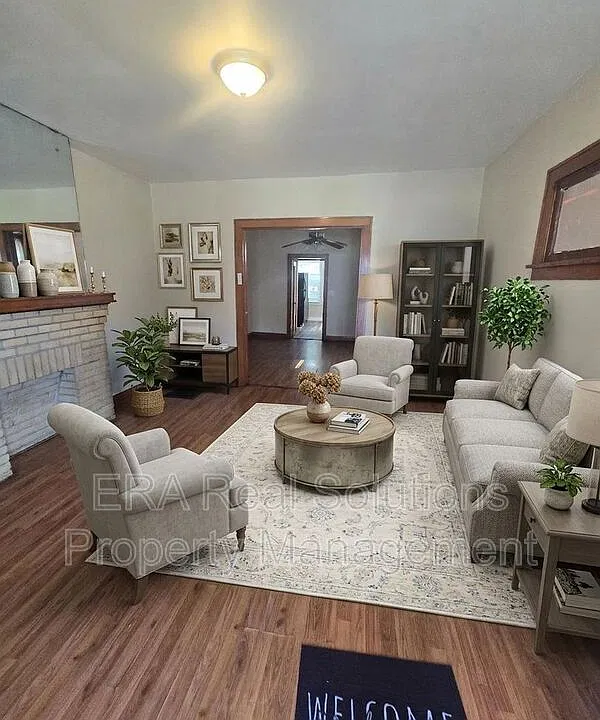 52 N Ogden Ave