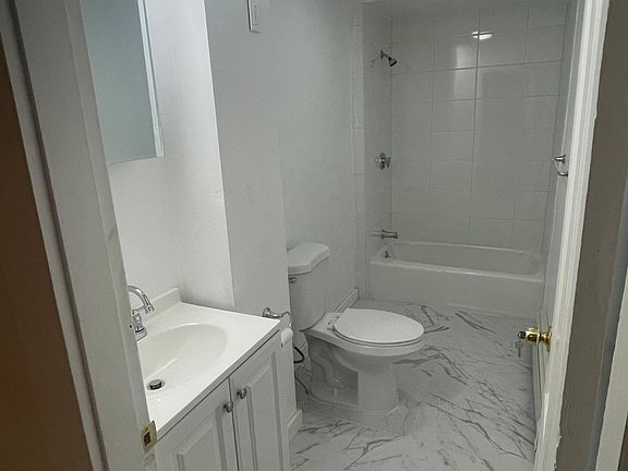 5th image of 7 Ashland Ave Floor 2