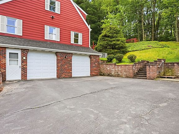 5th image of 105 Windgate Dr