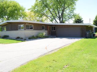5044 Hansche Rd, Racine, WI 53403