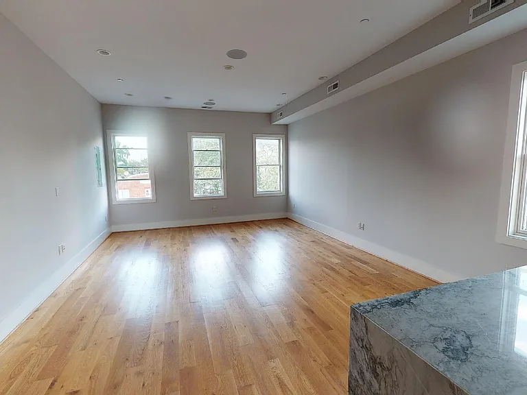 1159 Oates St NE #3A — Photo 8