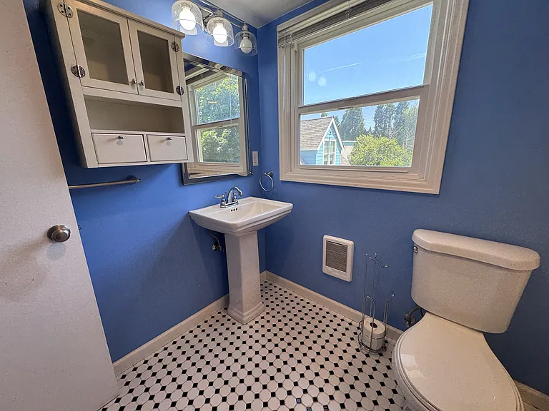 Upstairs Bathroom