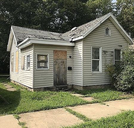 2nd image of 207 N Charlton St