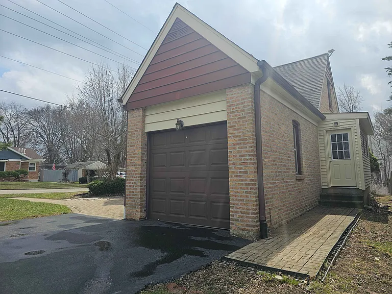 303 W Hawley St — Photo 8