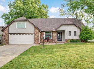 1637 E Cardinal St, Springfield, MO 65804