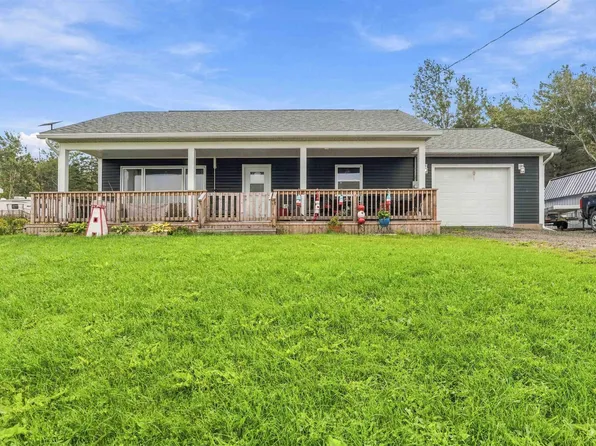 12044 Shore Rd E, Cottage Cove, NS B0S 1P0