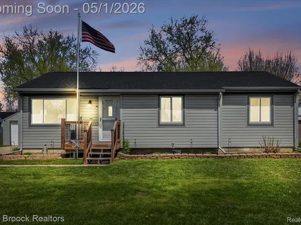 1165 Annjo St, Walled Lake, MI 48390