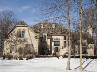 14270 Woodmount Dr, Brookfield, WI 53005