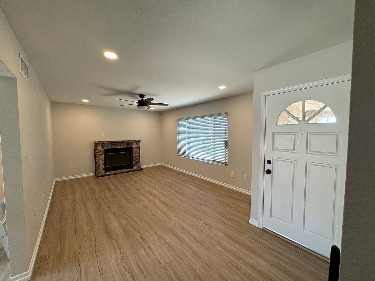 Building Photo - 10447 Aderman Ave