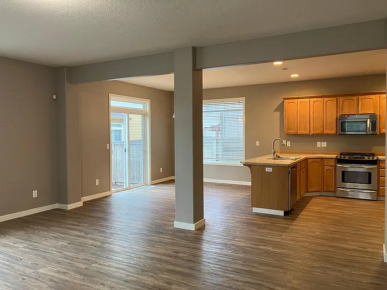 15002 NE 1st Ave — Photo 5