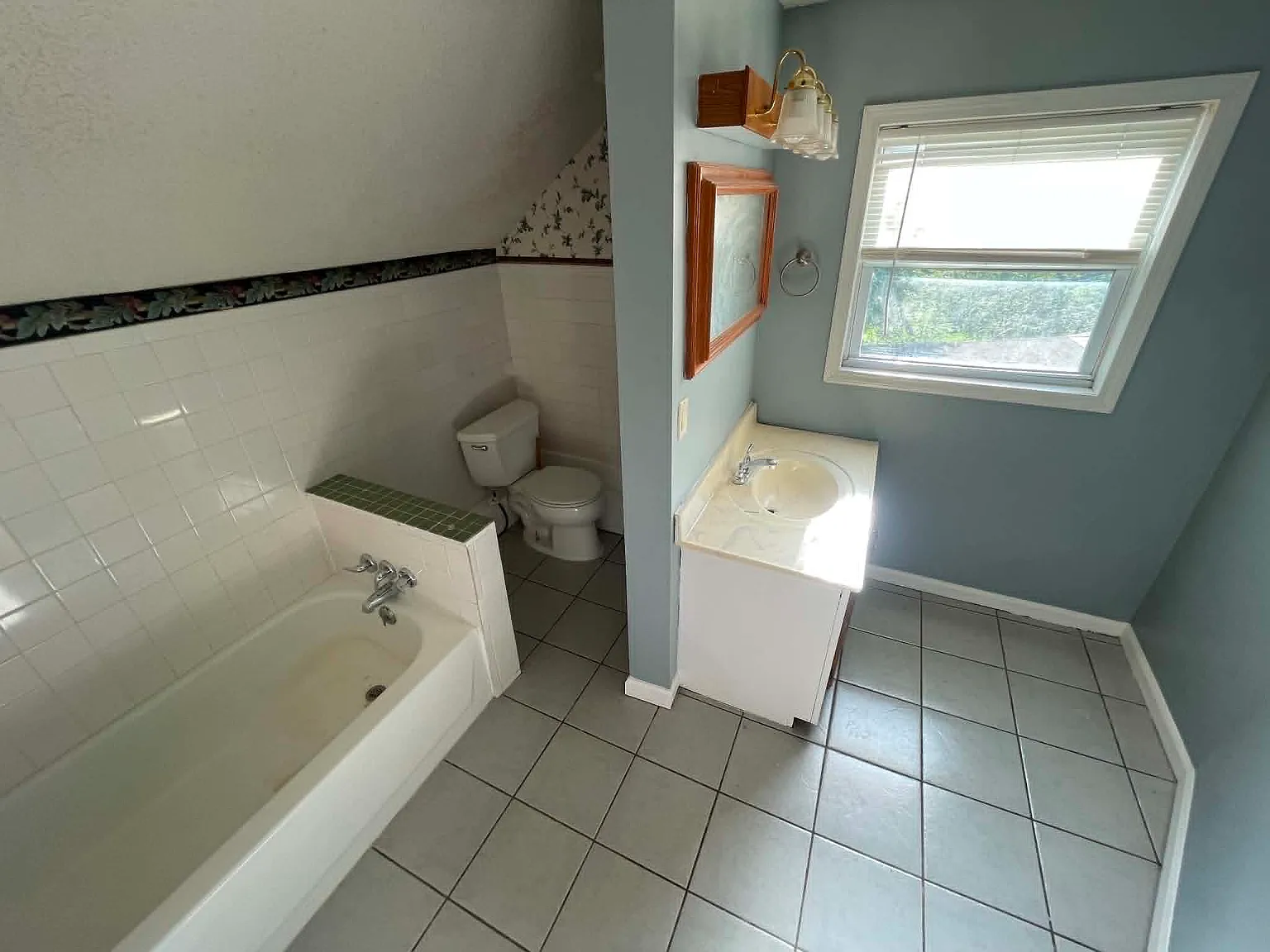 4 bed, 1762 sqft, $1,500 — Photo 2