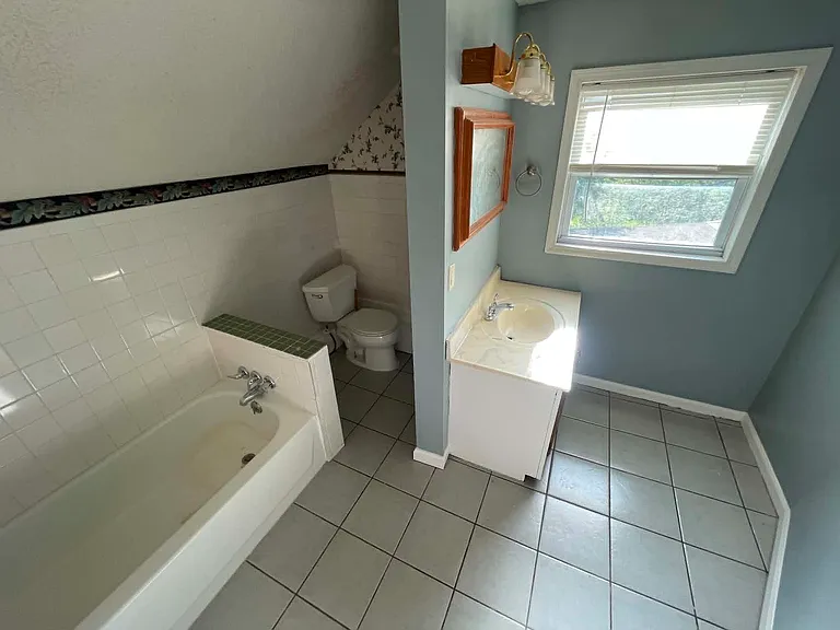 731 S Washington St — Photo 2