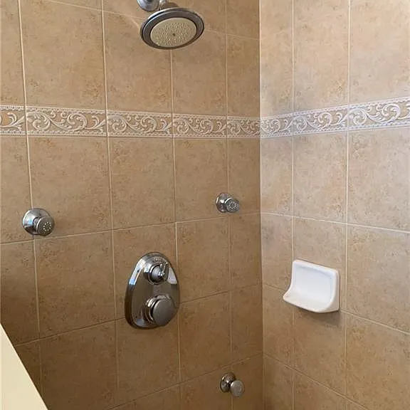 3910 Jasmine Lake Cir — Photo 12