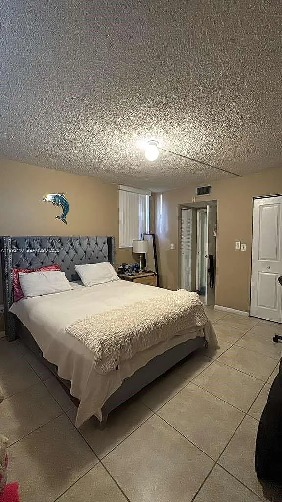 Building Photo - 1810 SW 81st Ave #2106