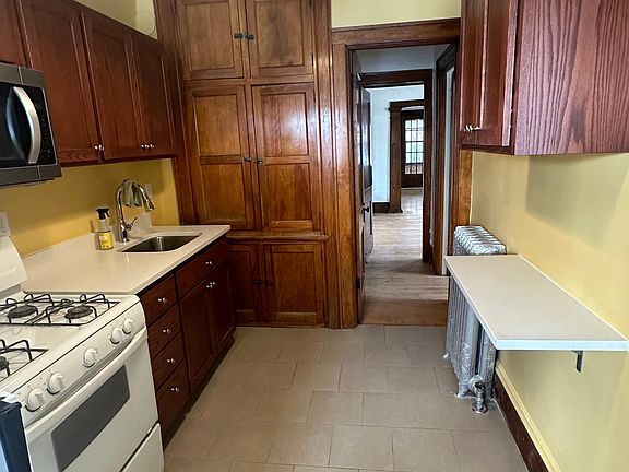4th image of 3341 Harriet Ave #4