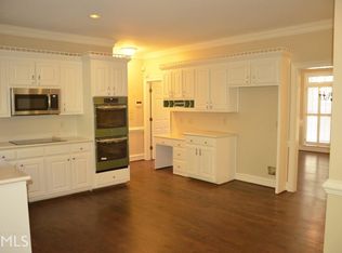 2820 Commons Dr, Lawrenceville, GA 30044