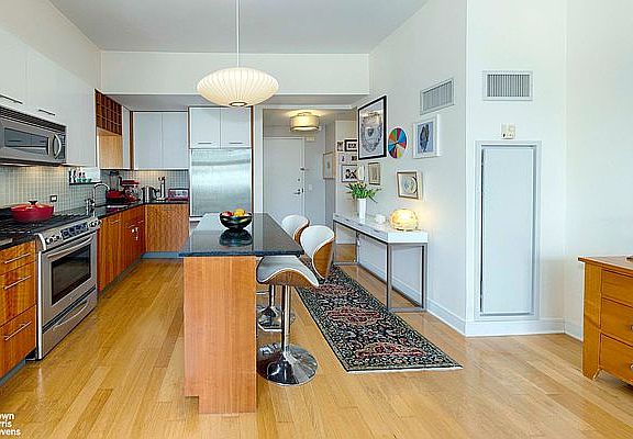 3rd image of 11 E 29th St APT 17C