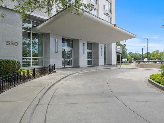 3rd image of 1550 N Lake Shore Dr APT 27C