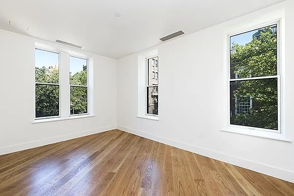 Rented by Bold New York | media 24