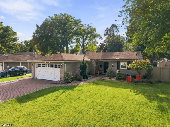 59 Eagle Dr, Emerson Boro, NJ 07630