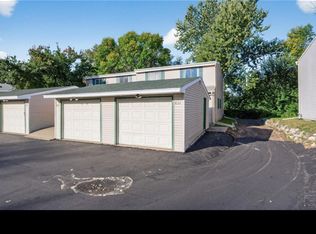 832 Woodgate Dr, Saint Paul, MN 55127