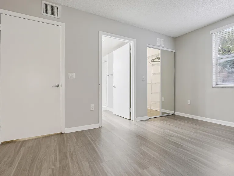 Pembroke Pines Landings Apartments — Photo 17