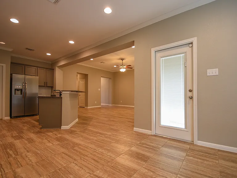 7712 Kendall Hill Dr — Photo 7
