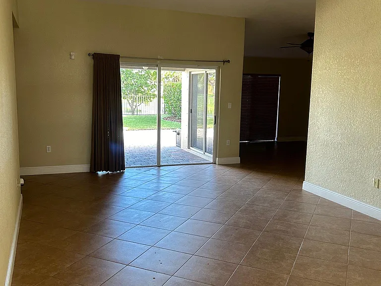 20929 SW 90th Pl — Photo 4