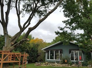 998 Warner St, Columbus, WI 53925