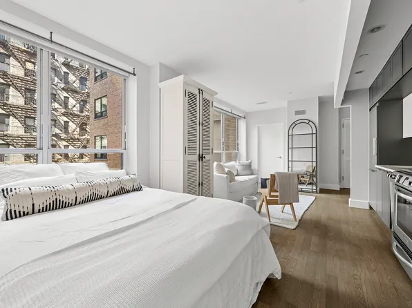 432 West 52nd Street 2B image 2 of 15