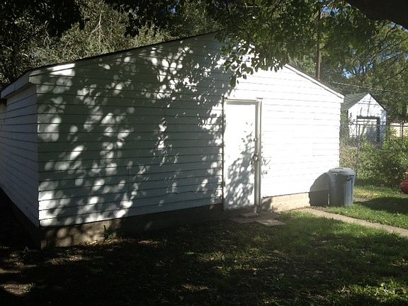 4th image of 1309 S Belmont Ave