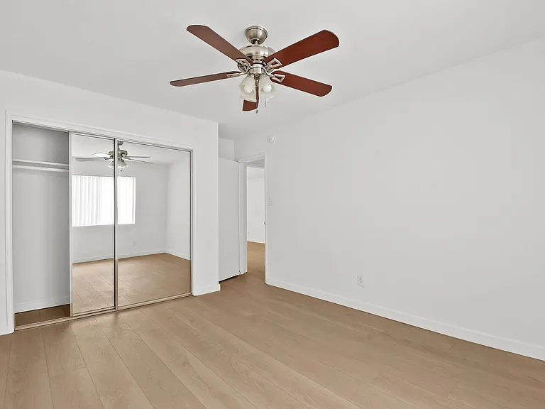 1550 Saltair Ave, prime West LA location! — Photo 12