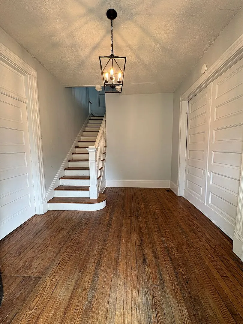 Lovely 3 bedroom duplex in the Rivermont Area! — Photo 2