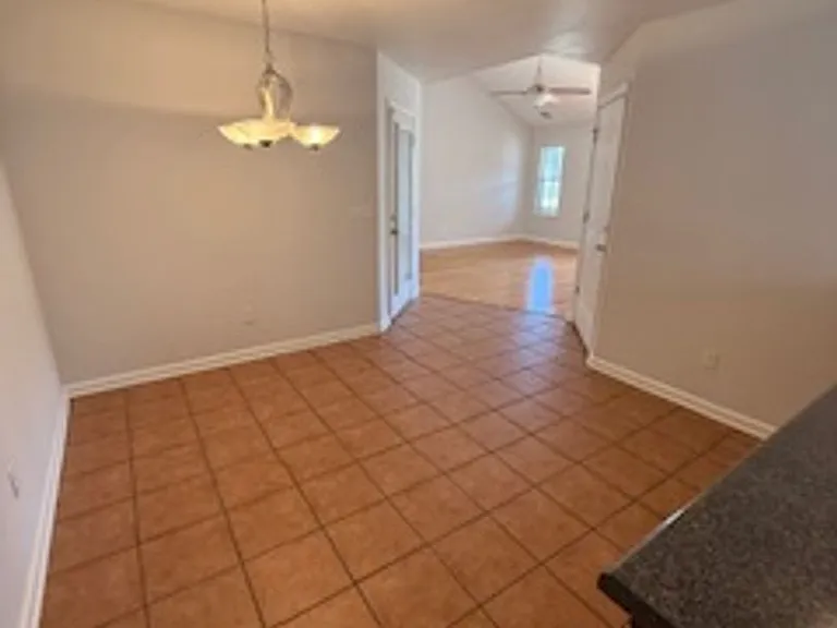 4556 Deslin Dr — Photo 16