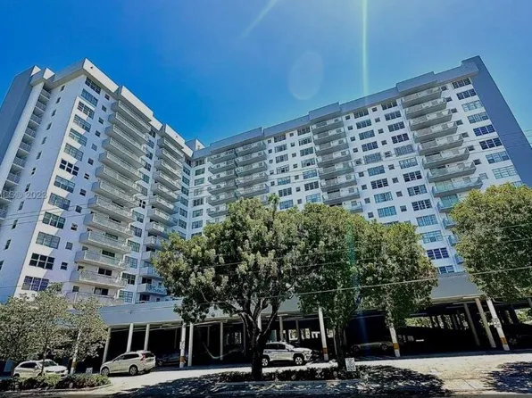 137 Golden Isles Drive #914, Hallandale Beach, FL 33009