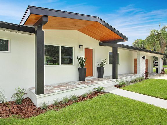 2nd image of 240 Nob Hill Cir
