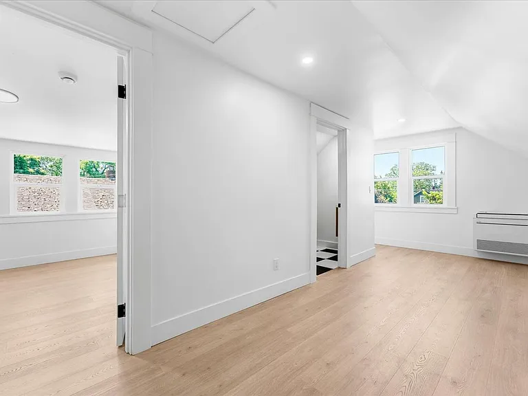 4535 NE Cleveland Ave — Photo 37
