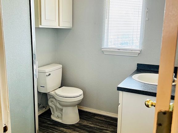 5th image of 843 East Dr APT 4